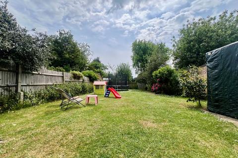 5 bedroom semi-detached house to rent, Boldmere Road, Pinner HA5