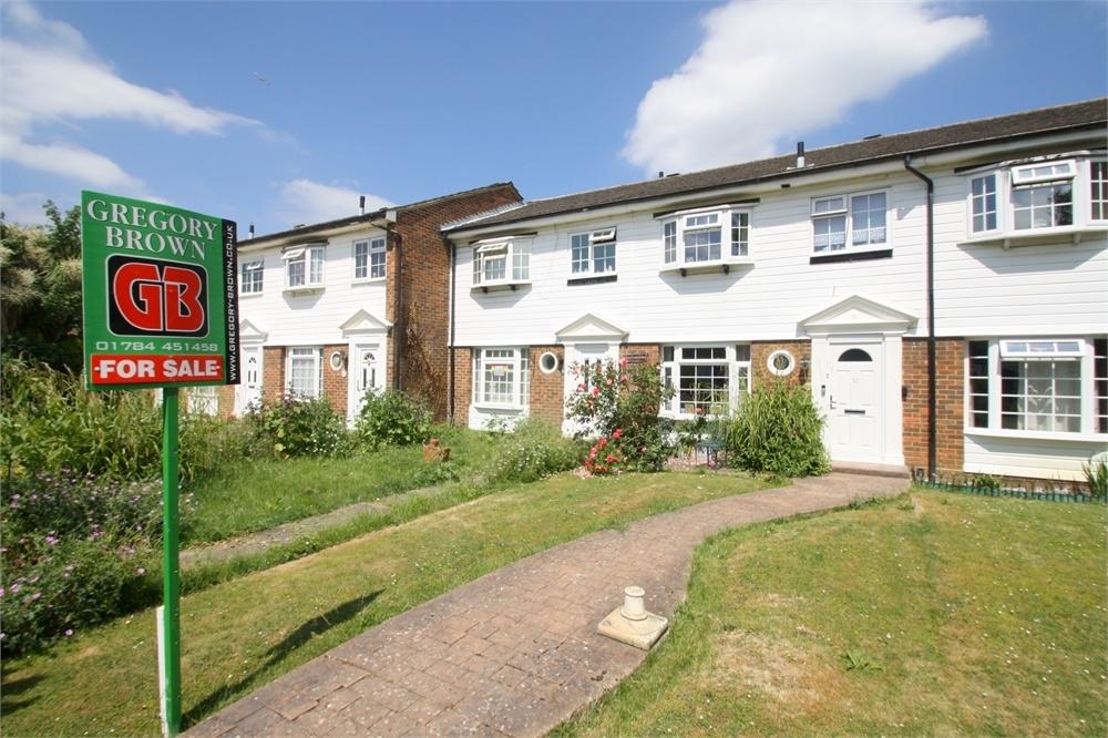 Garrick Close, STAINESUPONTHAMES, Surrey 3 bed terraced house £410,000