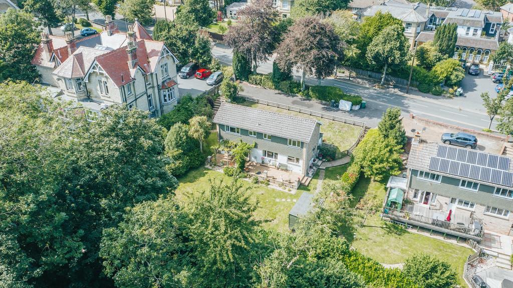 Shanklin, Isle of Wight 3 bed detached house for sale £450,000