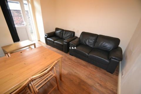 4 bedroom terraced house to rent, Deyne Avenue, Rusholme, Manchester.  M14 5SY