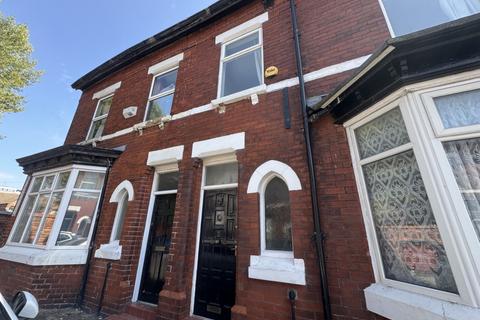 4 bedroom terraced house to rent, Deyne Avenue, Rusholme, Manchester.  M14 5SY