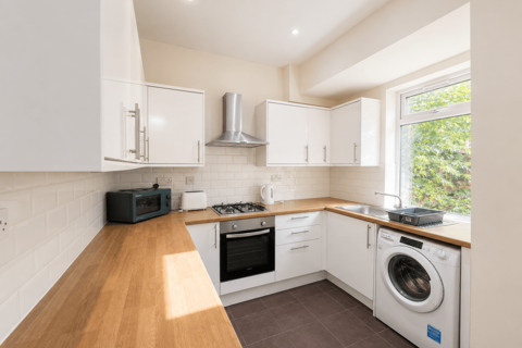 4 bedroom terraced house to rent, Deyne Avenue, Rusholme, Manchester.  M14 5SY