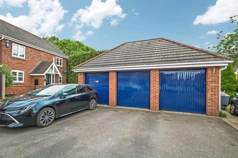 11 Copeland Close, Warton, Tamworth, B79 0JE