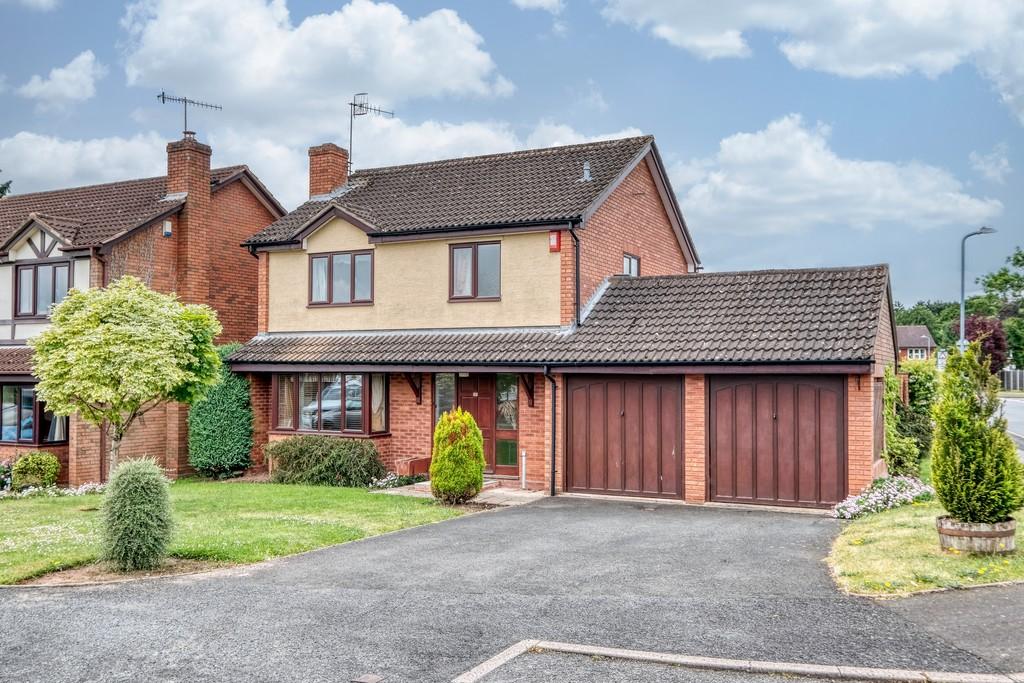 Meadowvale Road, Lickey End... 4 bed detached house £375,000