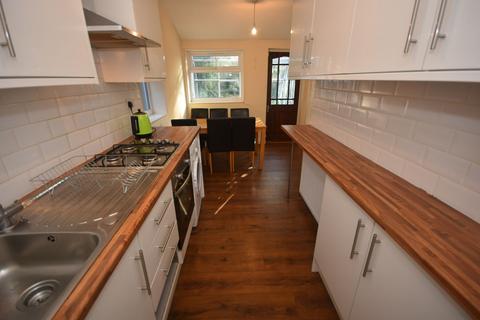 4 bedroom semi-detached house to rent, Parrs Wood Rd, Withington, Manchester. M20 4WJ