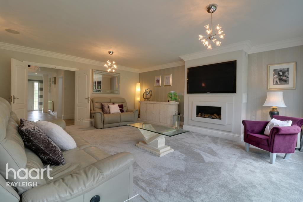 The Knoll, Rayleigh 4 bed detached house £1,200,000