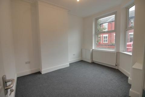 3 bedroom terraced house to rent, Redruth Street, Fallowfield, Manchester