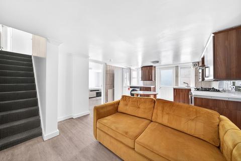 3 bedroom apartment to rent, Fordham Street, Whitechapel, London