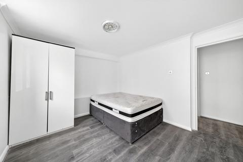 3 bedroom apartment to rent, Fordham Street, Whitechapel, London