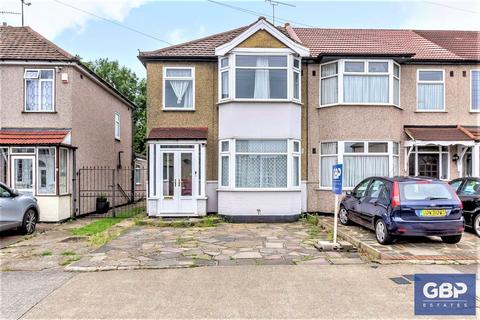 80 Amery Gardens, Romford, RM2 6RU