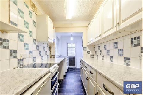80 Amery Gardens, Romford, RM2 6RU