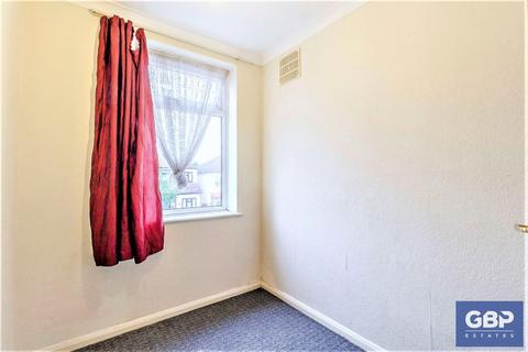 80 Amery Gardens, Romford, RM2 6RU