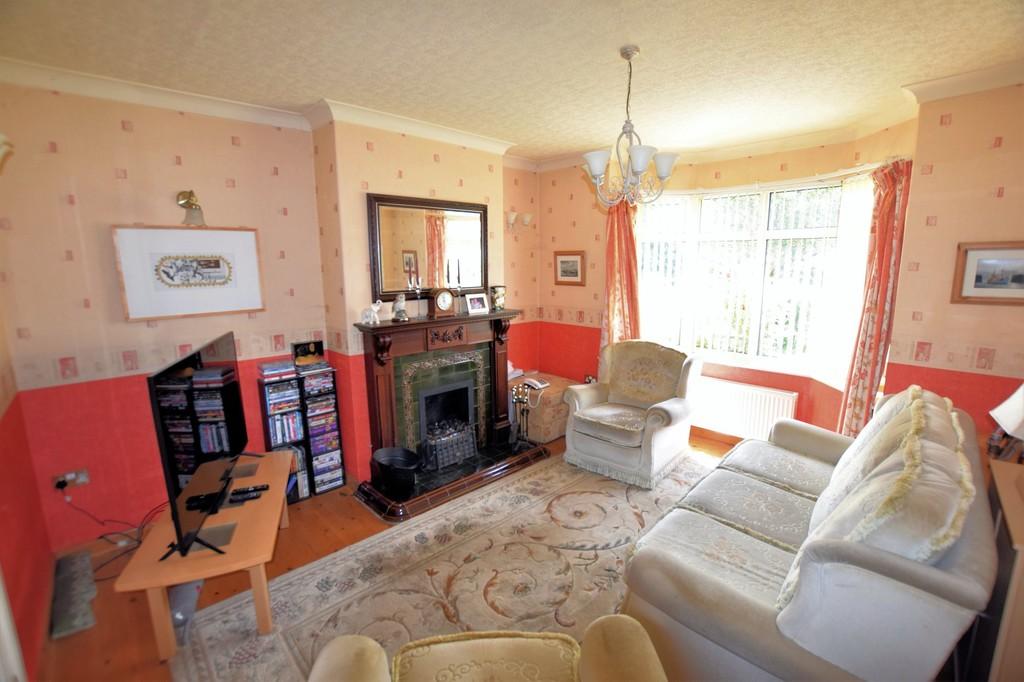 Mill Lane, Cayton Bay, Scarborough 3 bed detached house £290,000