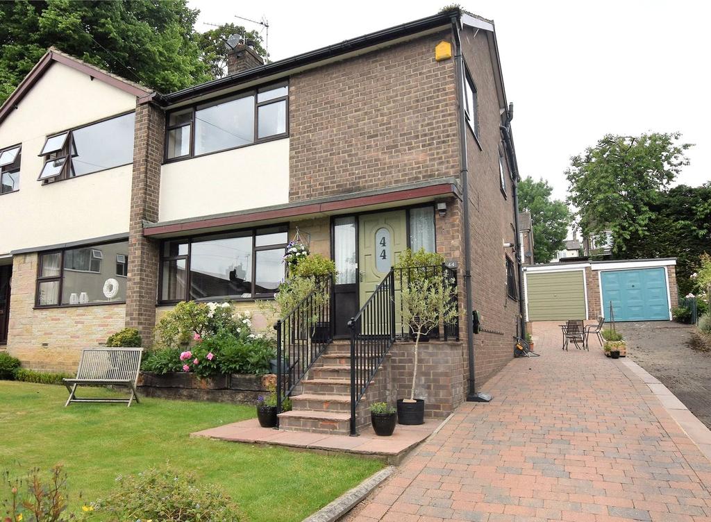 Newlay Grove, Horsforth, Leeds 4 bed semidetached house £390,000
