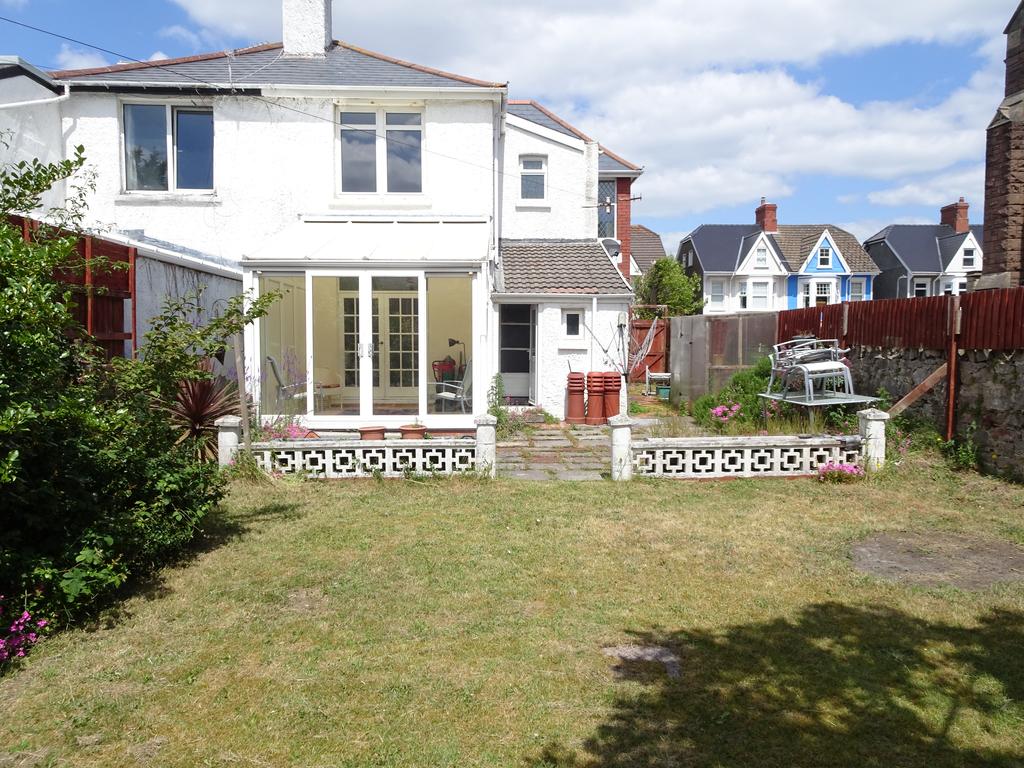 VICTORIA AVENUE, PORTHCAWL, CF36 3HD 4 bed semidetached house £425,000