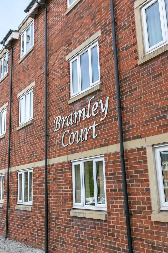 Bramley Court, Standish, WN6 0JZ 1 bed apartment £550 pcm (£127 pw)
