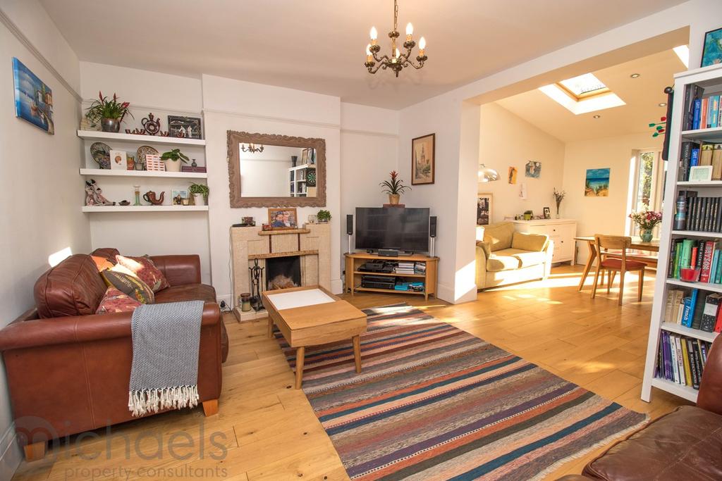 Maldon Road, Colchester, CO3 3 bed detached house £400,000