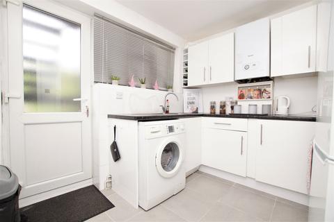 2 bedroom flat for sale - Marina Avenue, Rayleigh, SS6