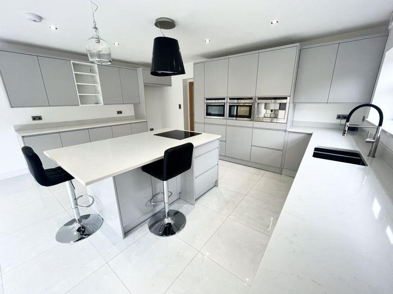 Wentworth Road, South Swinton, Manchester 4 bed semidetached house £