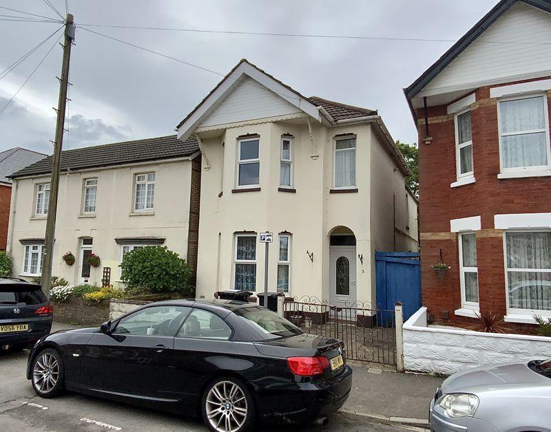 Rosebery Road, Pokesdown, Bournemouth 3 bed detached house £345,000