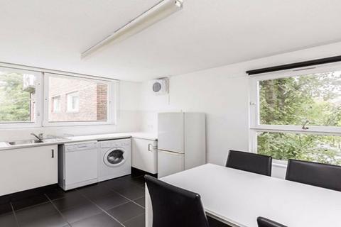 2 bedroom flat to rent, NW8