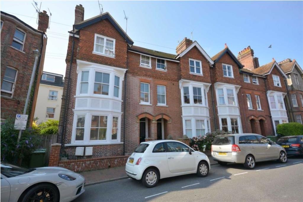 Lime Hill Road, Tunbridge Wells, Kent 1 bed flat for sale £215,000