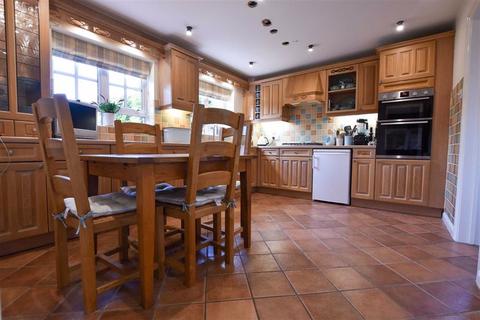 53 Cotswold Drive, Wellingborough, NN8 2JB