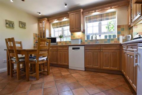 53 Cotswold Drive, Wellingborough, NN8 2JB