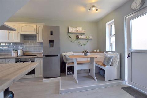4 Darwin Road, Gloucester, GL4 6TE