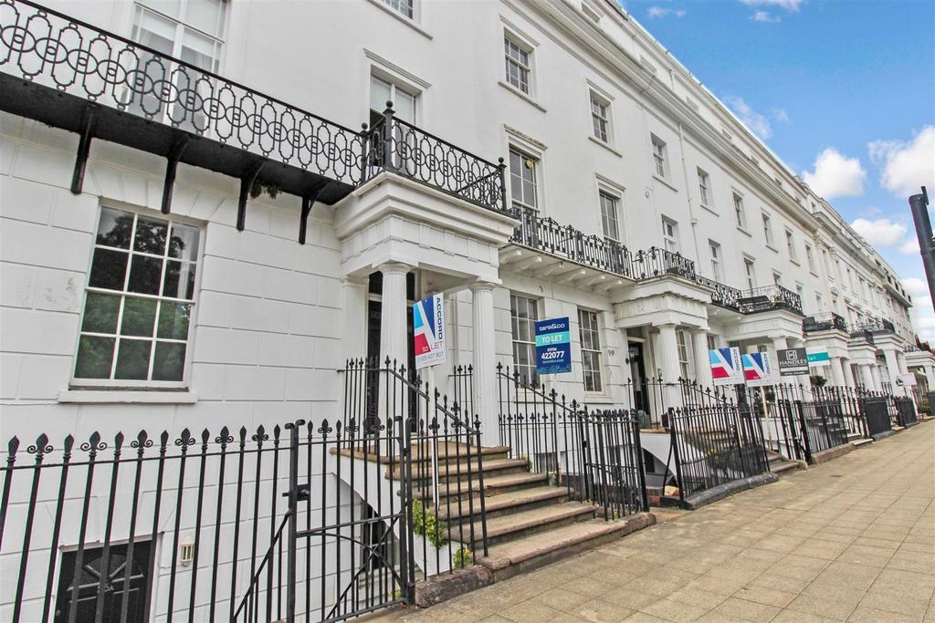 CLARENDON SQUARE, LEAMINGTON SPA CV32 5QX 1 bed apartment £825 pcm (£