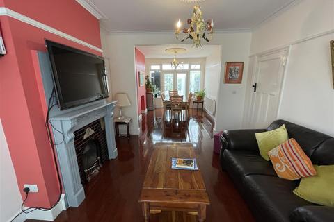 72 Ainslie Wood Road, London, E4 9BY