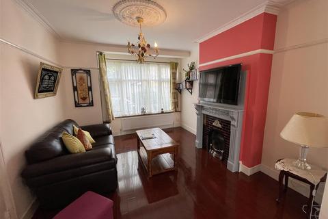 72 Ainslie Wood Road, London, E4 9BY