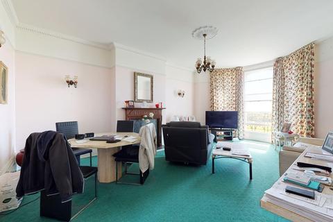 Flat 2, 29 Clifton Crescent, Folkestone, CT20 2EN