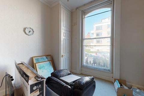Flat 2, 29 Clifton Crescent, Folkestone, CT20 2EN