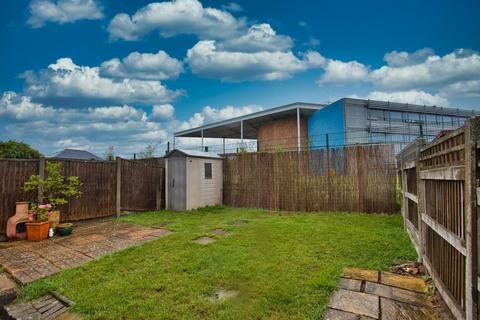 31 Grasmere Gardens, Folkestone, CT19 5JN