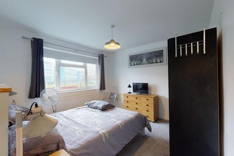31 Grasmere Gardens, Folkestone, CT19 5JN