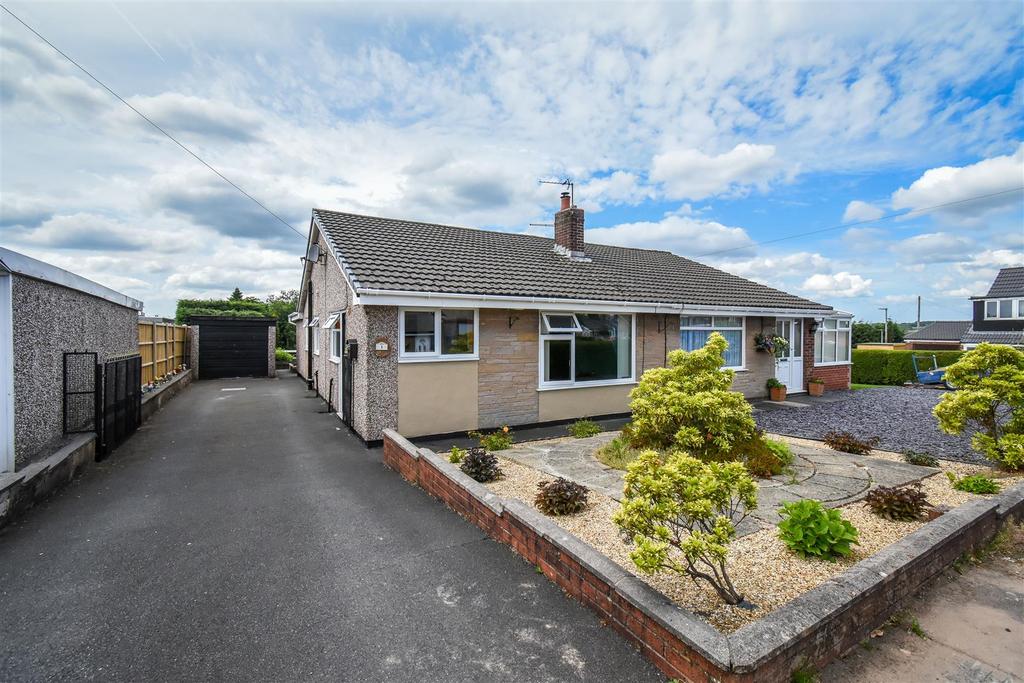 Beechwood Drive, Blackburn 3 bed semidetached bungalow £175,000