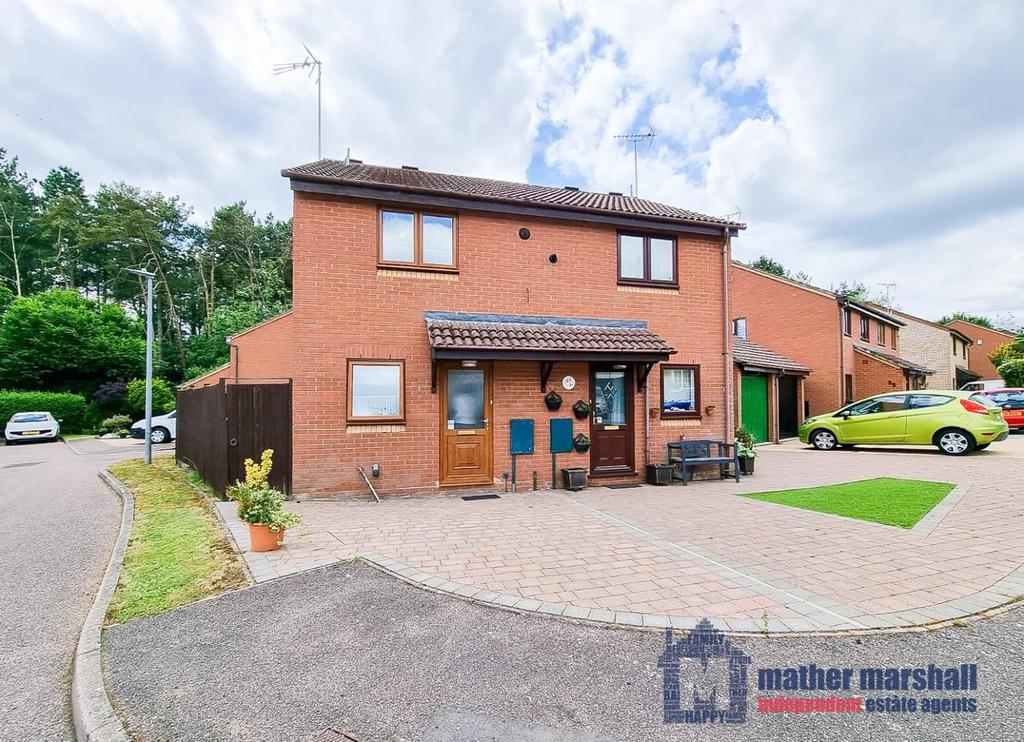 Wheatlands, Stevenage 2 bed semidetached house £310,000