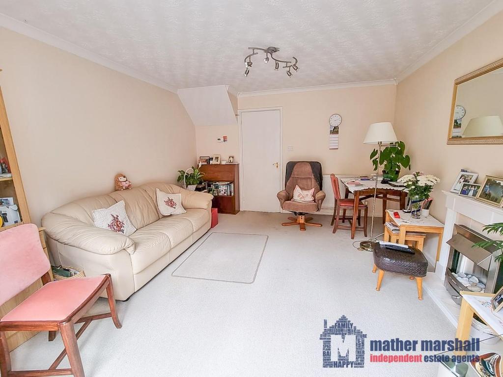 Wheatlands, Stevenage 2 bed semidetached house £310,000