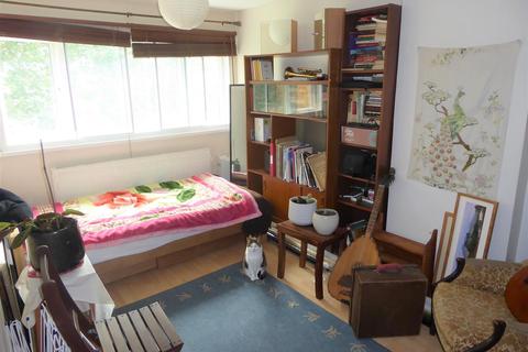 18 Sark Close, Hounslow, TW5 0PZ