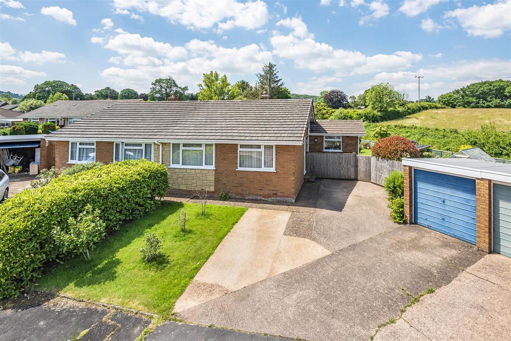 Castle Park, Hemyock, Cullompton 2 bed bungalow for sale £250,000