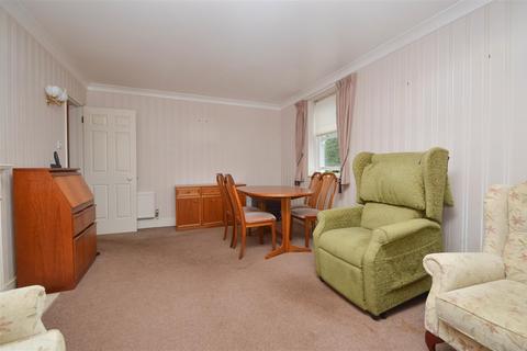 2 bedroom flat for sale - Chesterfield Road, Eastbourne