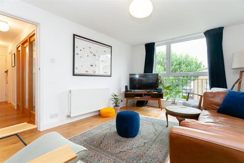 2 Lampern Square, London, E2 7AQ