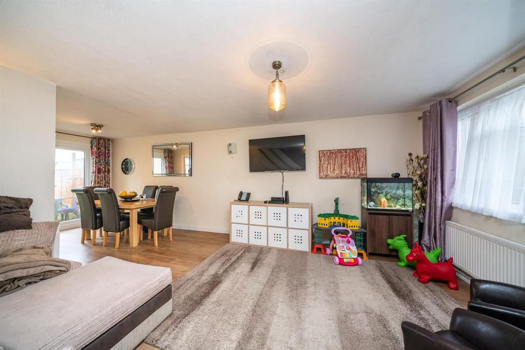 Kipling Grove, Woodhall Farm, Hemel... 3 bed house £350,000