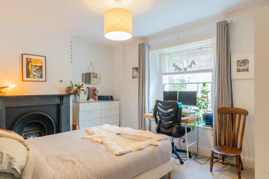 ECALPNAIDIREM31 FB - Bedroom E.jpg