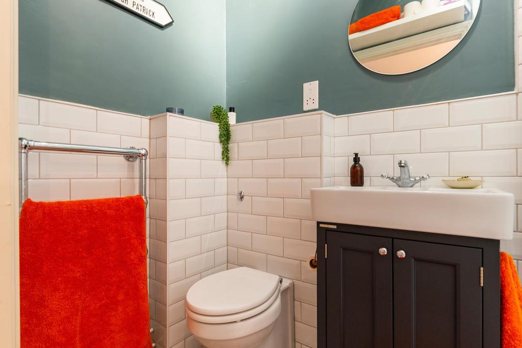 ECALPNAIDIREM31 FB - Bathroom A.jpg
