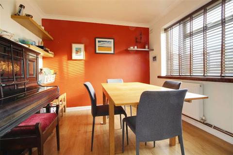 26 Marshland Square, Emmer Green, Reading, RG4 8RP