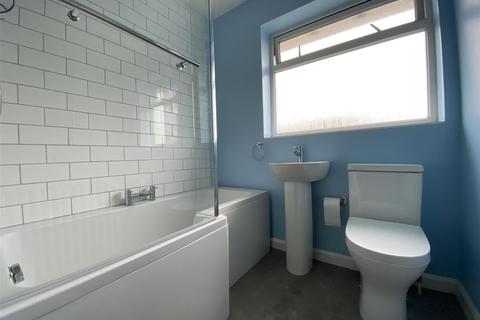 15 Castle View Road, Portchester, Fareham, PO16 9LA