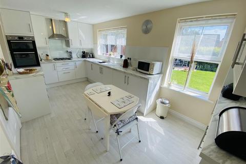 38 Abbots Mews, Selby, YO8 8RS