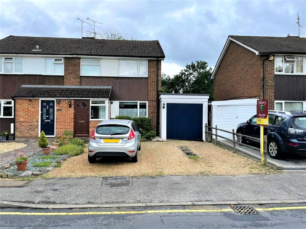 Frimley Grove Gardens, Frimley, Camberley, Surrey, GU16 3 bed semi